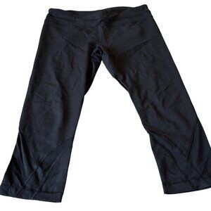 Lululemon Women's High Rise Capri legging size 12 Black